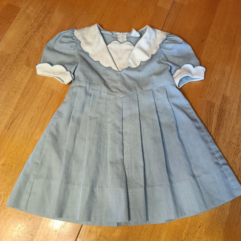 Her Majesty Vintage Girls Size 4‎ Blue w/ White Collar And Cuffs